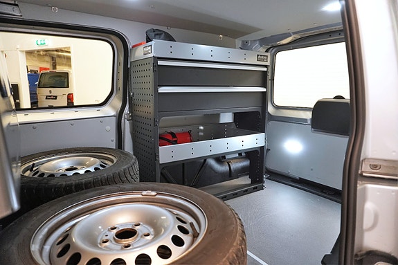 Volkswagen Caddy Maxi 29 of 30