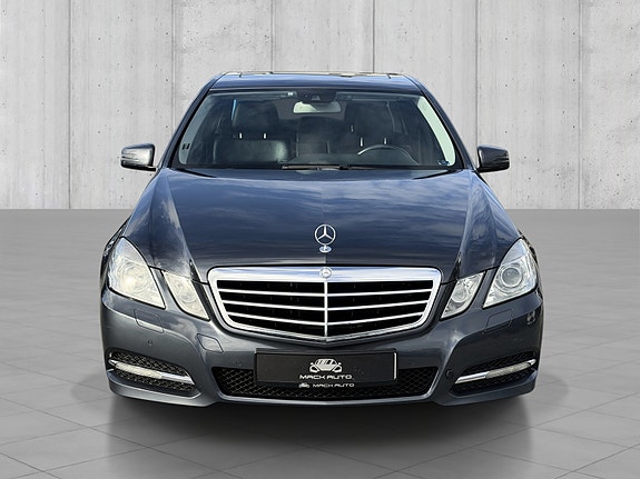 Mercedes-Benz E220 3 of 18