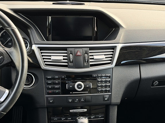 Mercedes-Benz E220 9 of 18