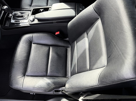 Mercedes-Benz E220 14 of 18