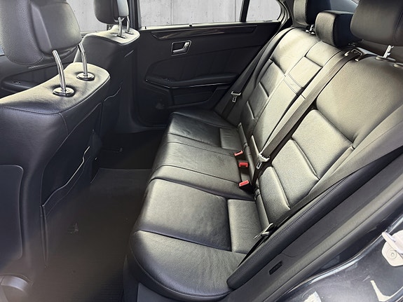 Mercedes-Benz E220 17 of 18