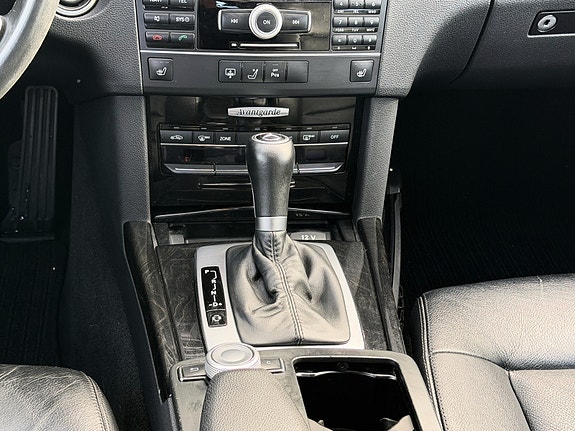 Mercedes-Benz E220 10 of 18