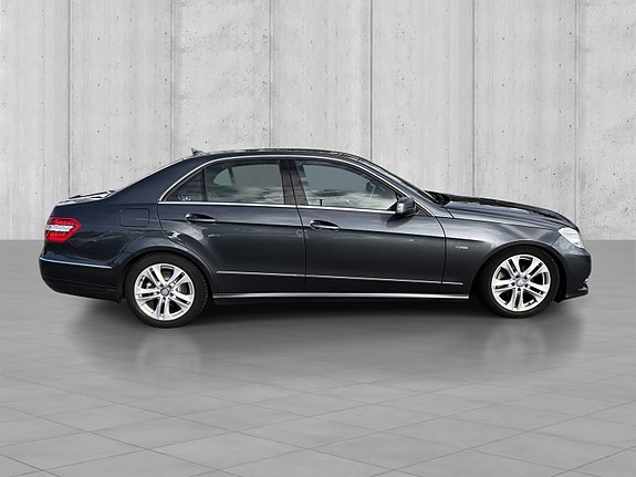 Mercedes-Benz E220 4 of 18