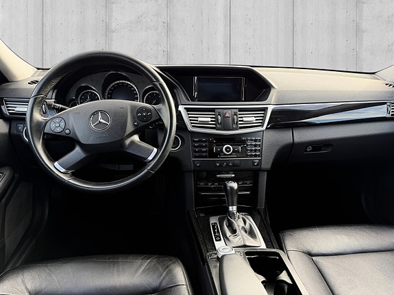 Mercedes-Benz E220 8 of 18