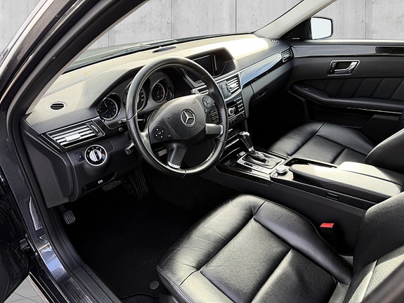Mercedes-Benz E220 7 of 18
