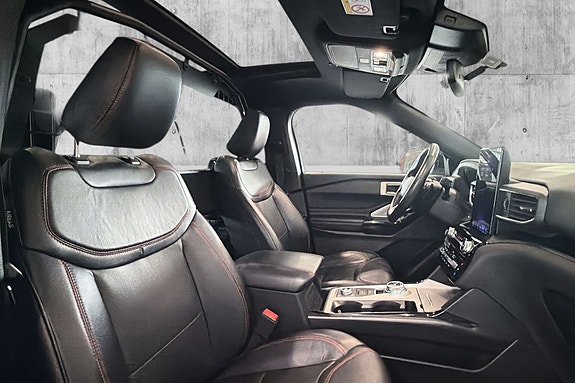 Ford Explorer 27 of 27