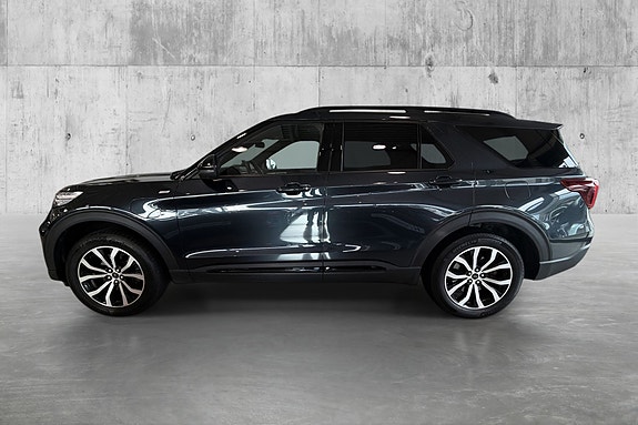 Ford Explorer 8 of 27