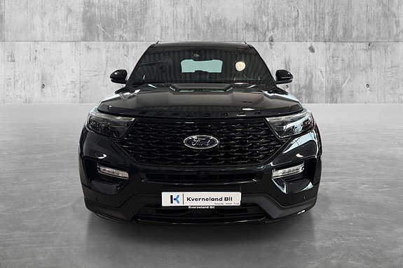 Ford Explorer 2 of 27