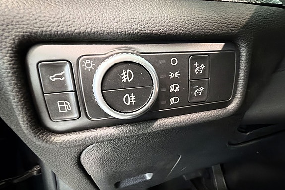 Ford Explorer 14 of 27