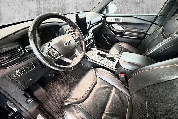 Ford Explorer 12 of 27