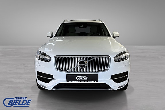 Volvo XC90 2 of 24
