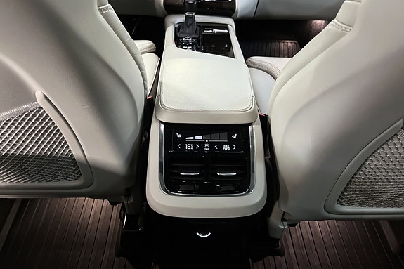 Volvo XC90 20 of 24