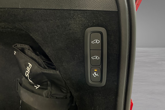 Volvo XC90 12 of 24