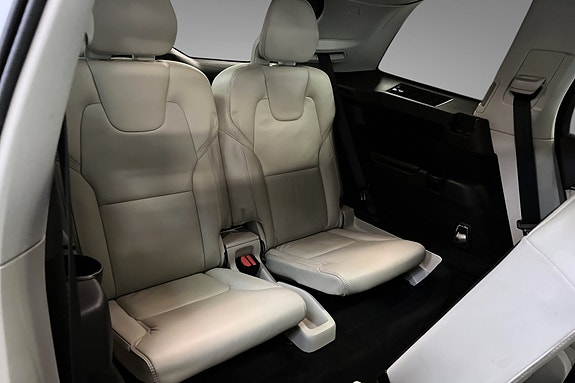 Volvo XC90 19 of 24
