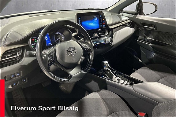 Toyota C-HR 10 of 30