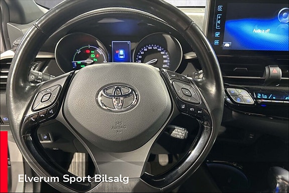 Toyota C-HR 11 of 30