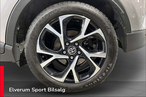 Toyota C-HR 18 of 30