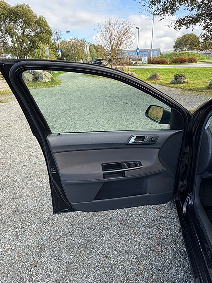 Volkswagen Polo 13 of 18
