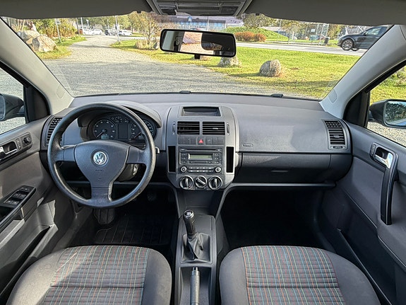 Volkswagen Polo 8 of 18