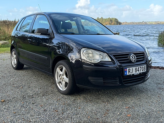 Volkswagen Polo 2 of 18