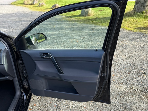 Volkswagen Polo 12 of 18