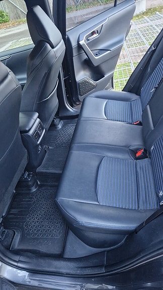 Toyota RAV4 20 of 30