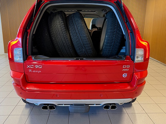Volvo XC90 11 of 29