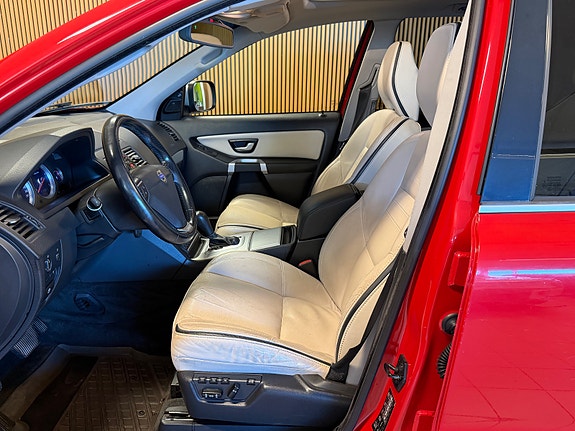 Volvo XC90 13 of 29