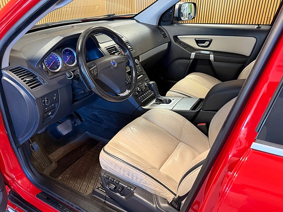 Volvo XC90 12 of 29
