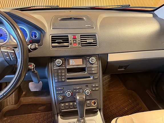 Volvo XC90 16 of 29