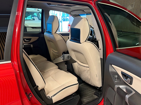 Volvo XC90 23 of 29