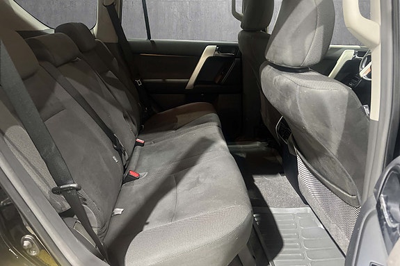 Toyota Land Cruiser 16 of 18