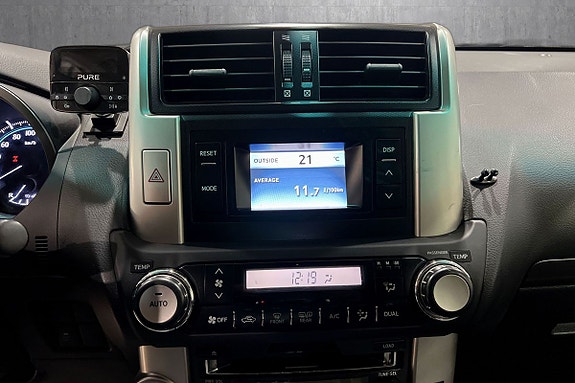 Toyota Land Cruiser 13 of 18