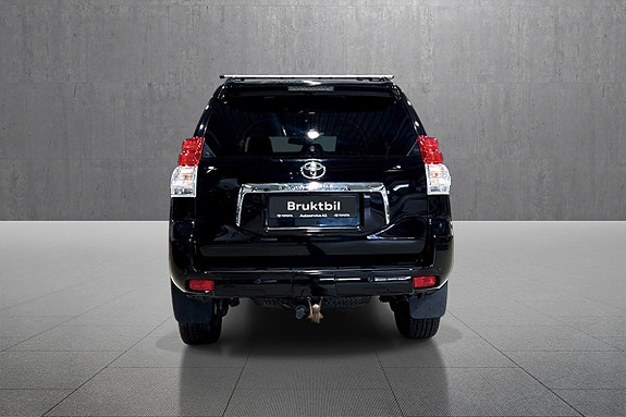Toyota Land Cruiser 4 of 18