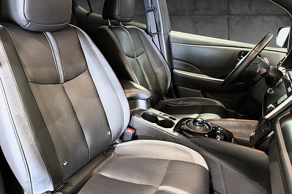 Nissan Leaf 13 of 25