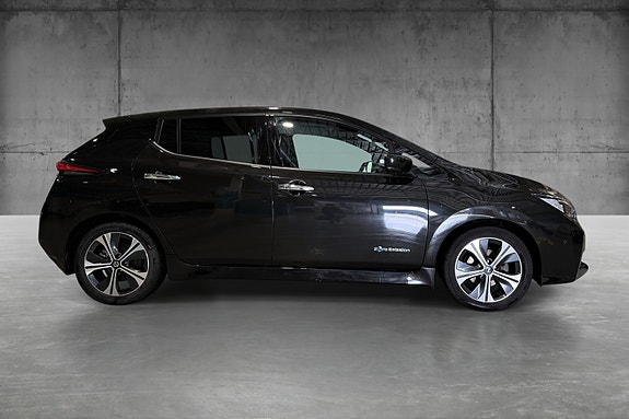 Nissan Leaf 4 of 25