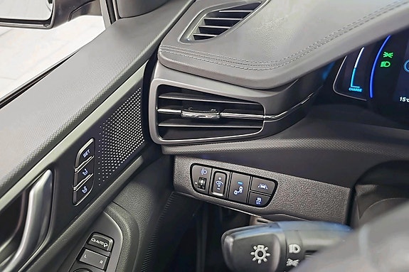 Hyundai IONIQ 25 of 28