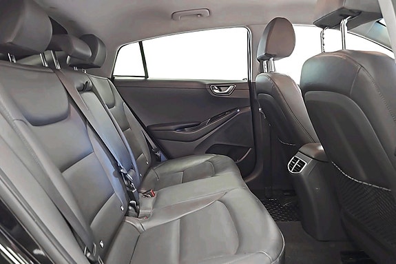 Hyundai IONIQ 22 of 28