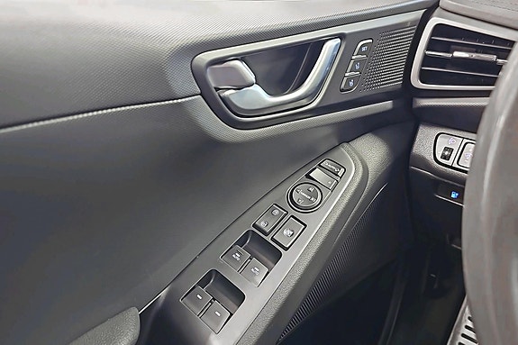 Hyundai IONIQ 17 of 28
