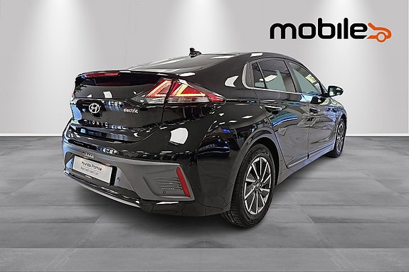 Hyundai IONIQ 3 of 28