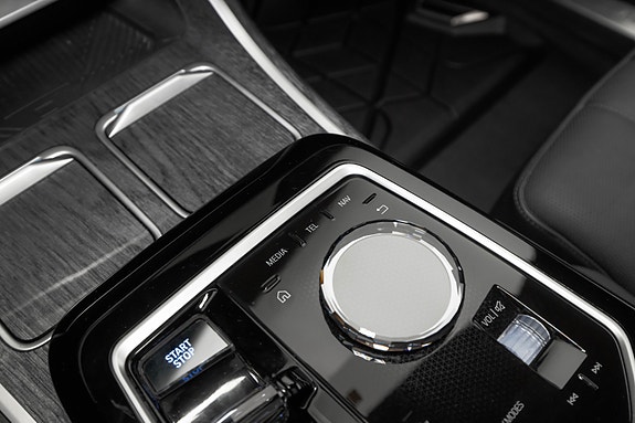 BMW i7 30 of 30