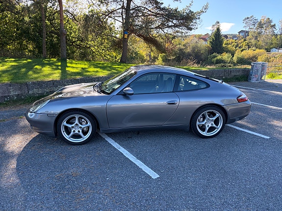 Porsche 911 Carrera 4 6 of 13