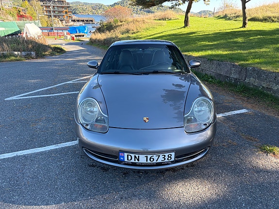 Porsche 911 Carrera 4 4 of 13