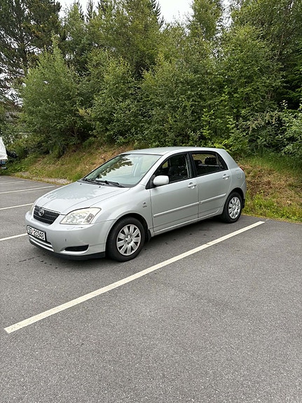Toyota Corolla 2 of 24