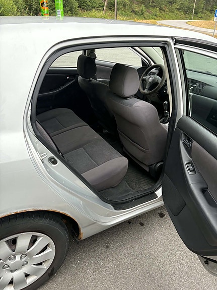 Toyota Corolla 11 of 24