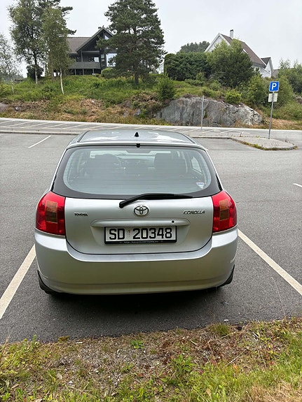 Toyota Corolla 4 of 24