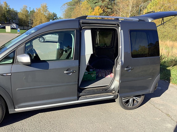Volkswagen Caddy Alltrack 5 of 8
