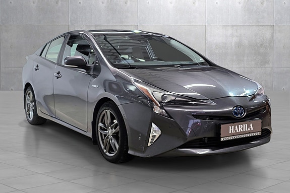 Toyota Prius 7 of 20