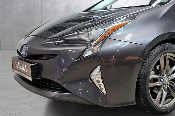 Toyota Prius 5 of 20