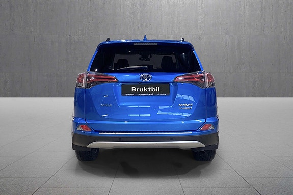 Toyota RAV4 4 of 18